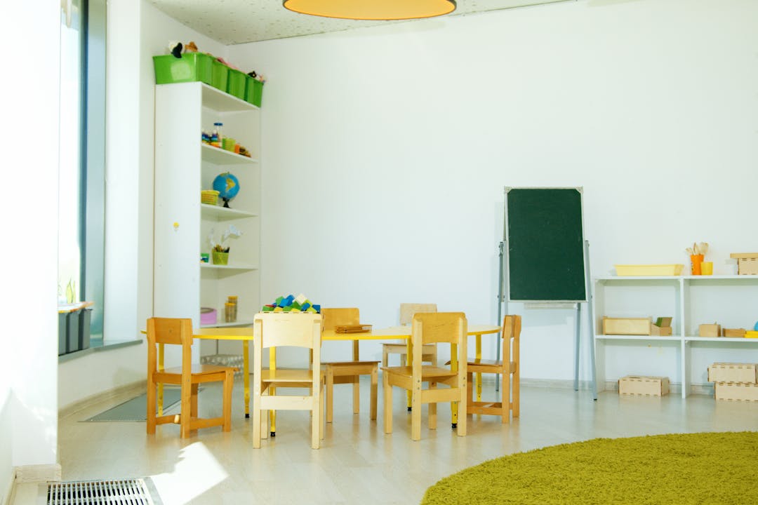 Read more about the article FINDING THE RIGHT PLAY SCHOOL NEAR HAUZ KHAS: A PARENT’S GUIDE